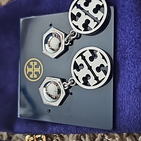 ToryBurch Circle logo earrings - Picture 2 of 4